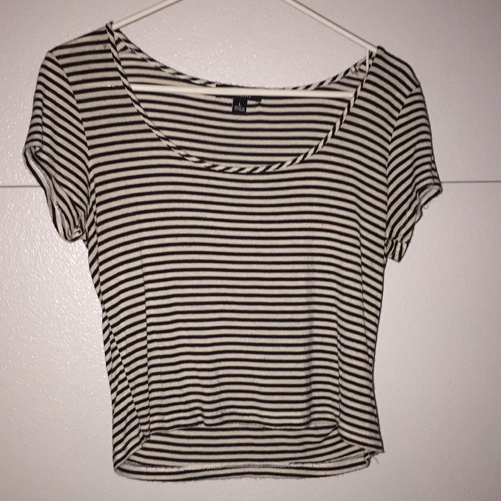 Striped Crop Top🖤